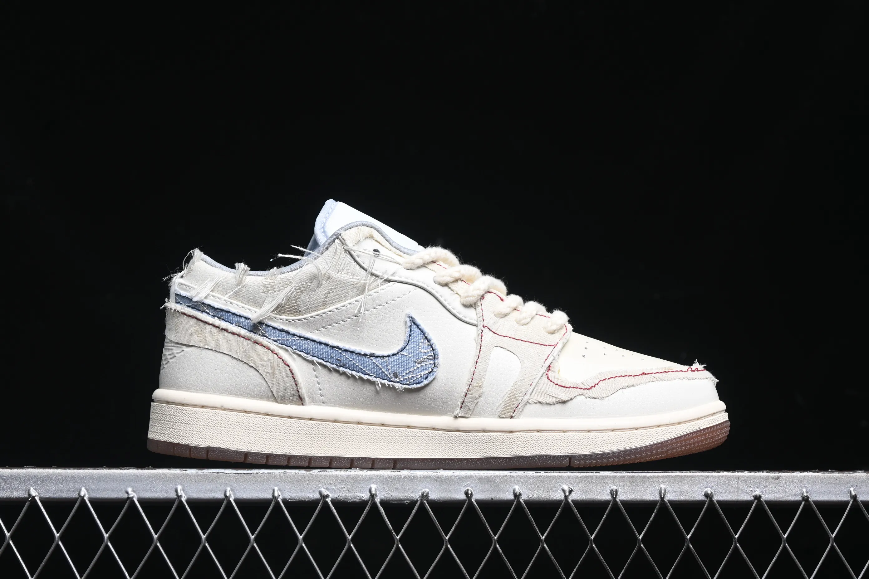 All Categories Air Jordan Jordan Series Basketball Shoes Air Jordan 1 Low Air Jordan 1 Low AJ1 Joe 1 Panda Prank Lead the Dream Lian Lizhi Mi Blue Retro Basketball Shoes FZ5046-041